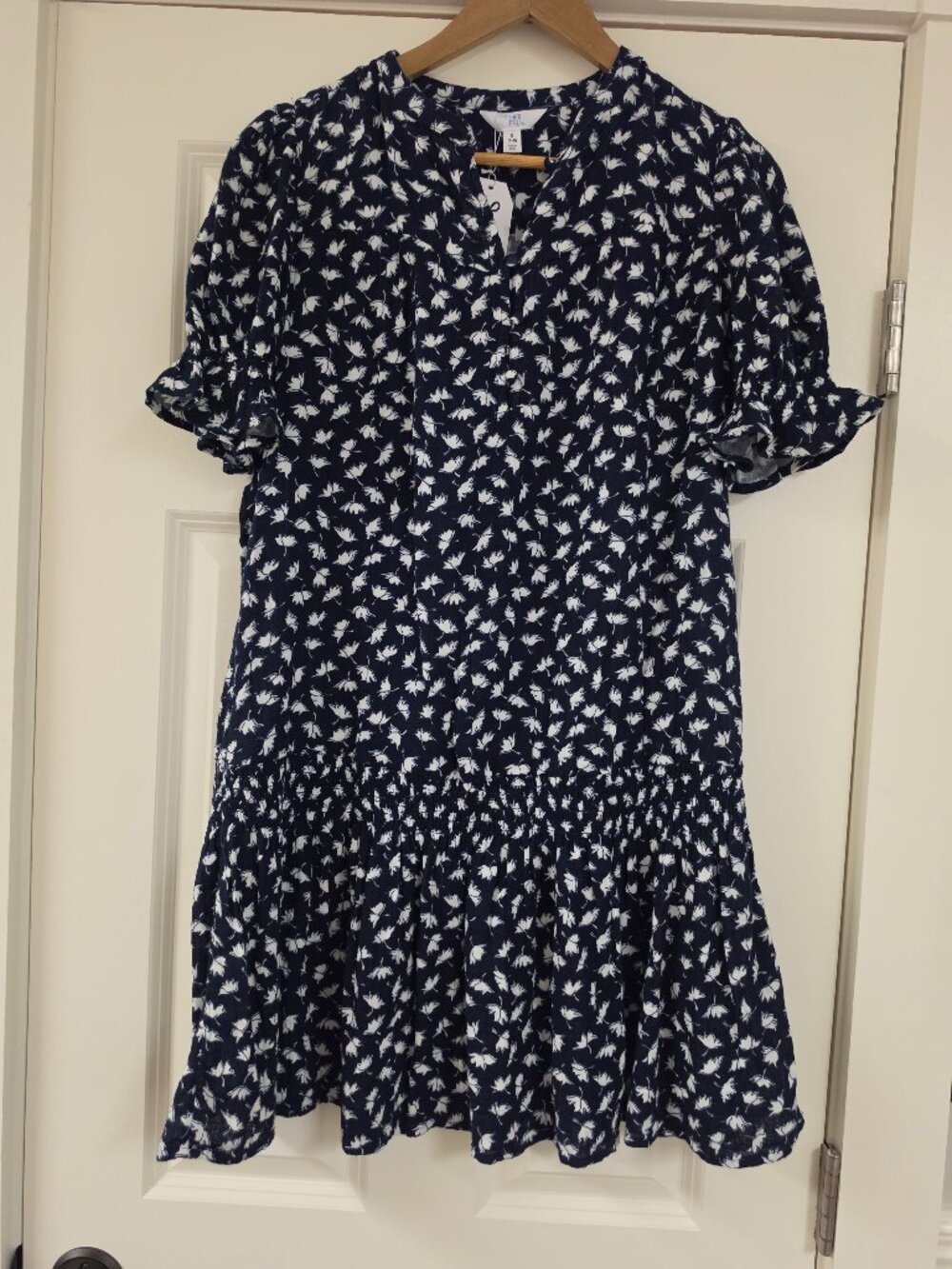 Women's Summer floral dress with ruffled sleeves and a drop waist, size Small